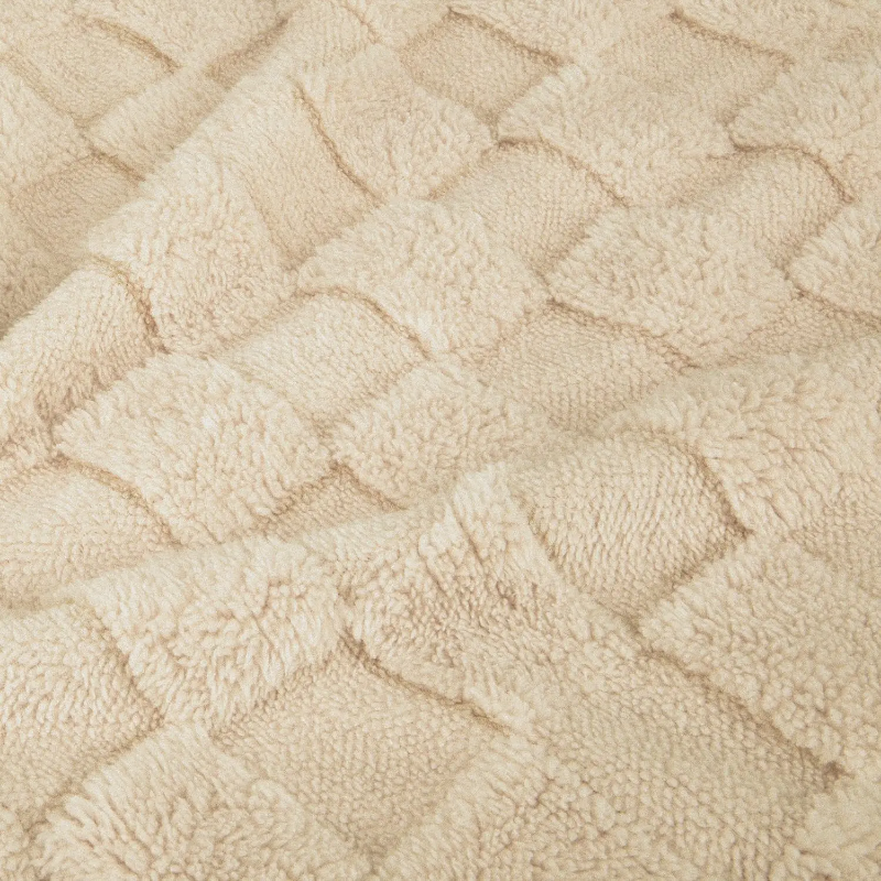 Fleece throw blankets for cozy relaxation