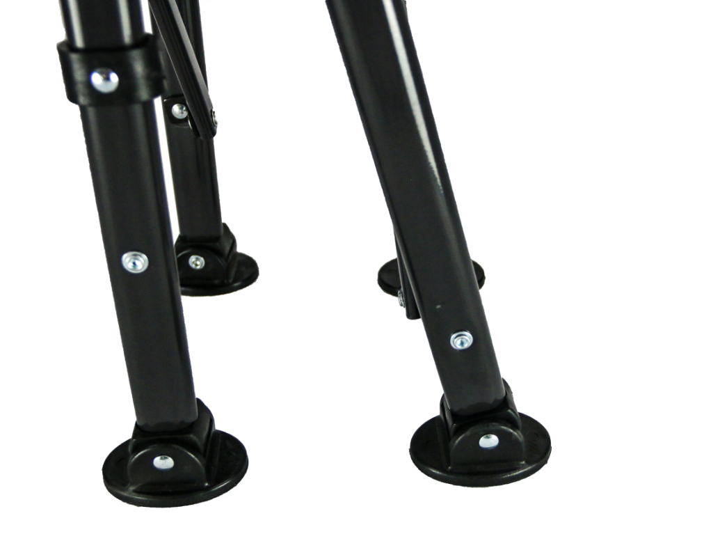 Strong, adjustable and portable camping chair with pockets and cup holder