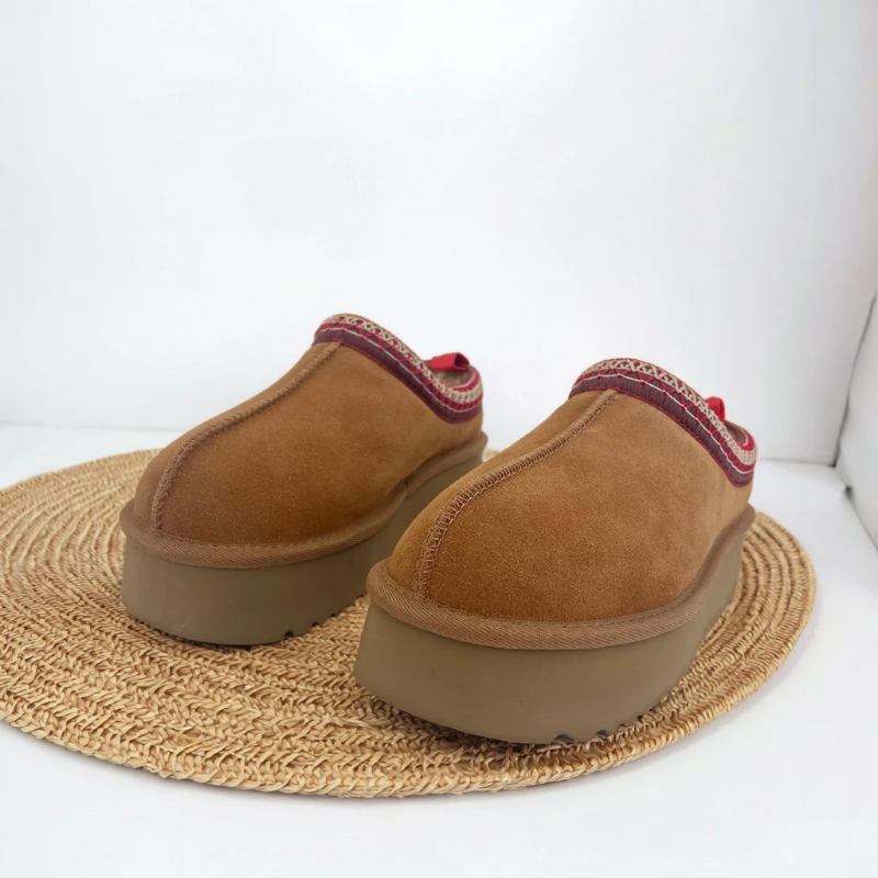 Indoor or outdoor suede and fleece lined slipper shoes