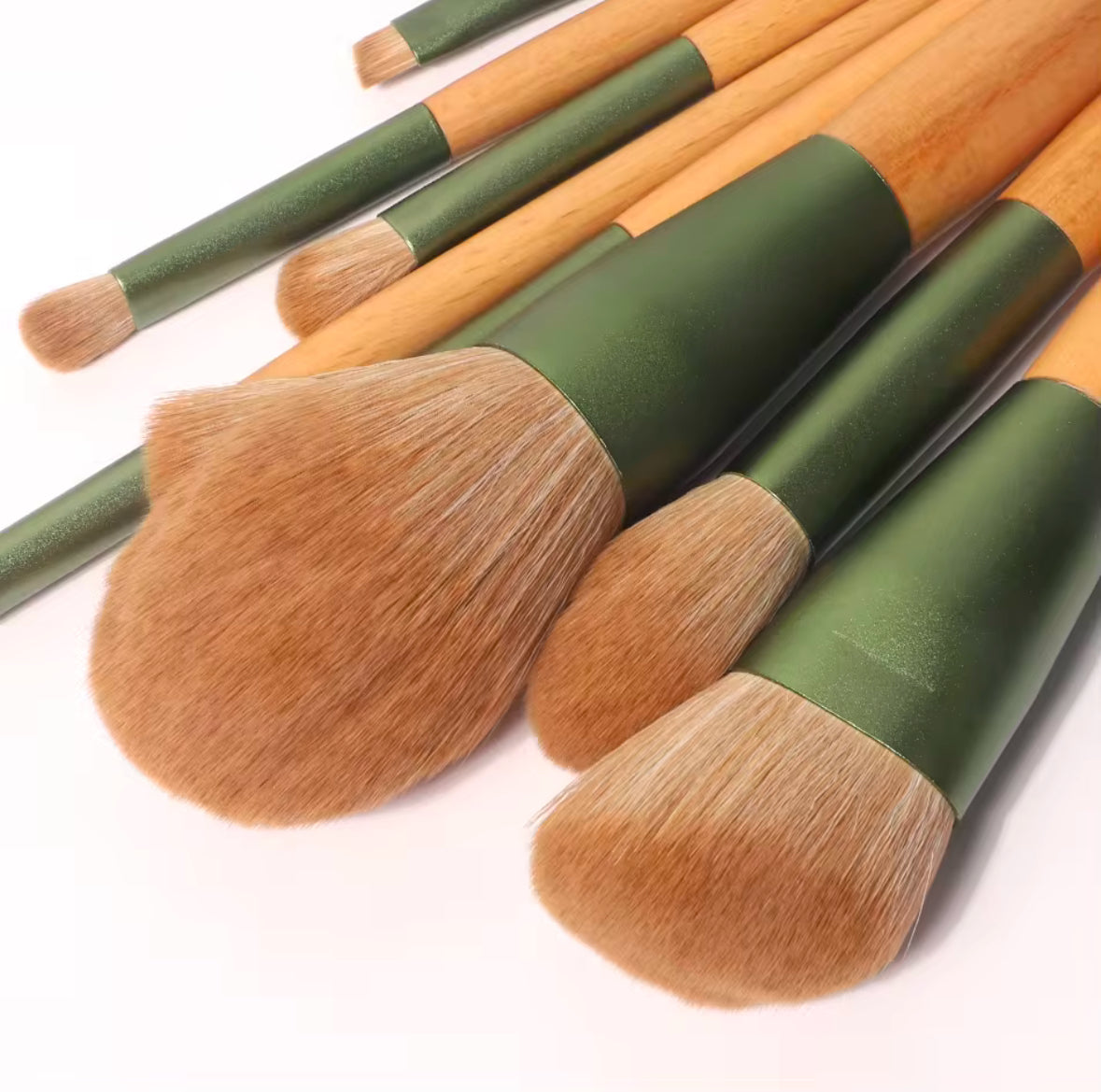 10 PCS Makeup Brush Set, Wooden Handles, Naturalistic Feel - Green Metallic Edition - Soft Brush Heads With Dust Proof Brush Bag