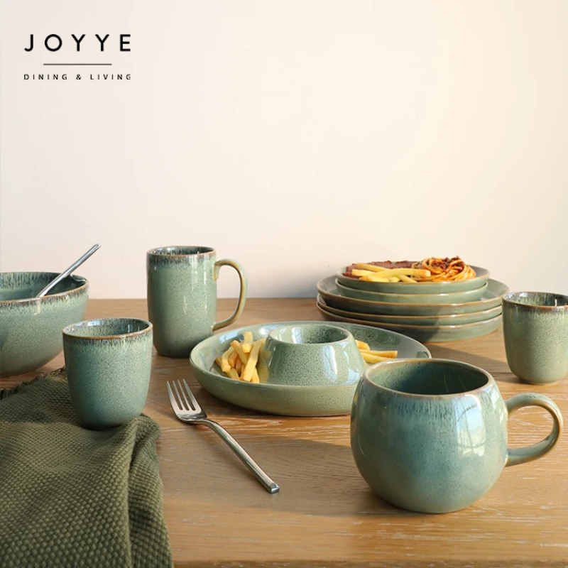 Luxury ceramic dinnerware sets, complete with cups, bowls, plates and more